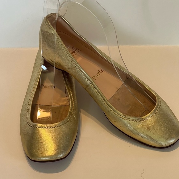 CHRISTIAN LOUBOUTIN GOLD METALLIC LEATHER BALLET FLATS SZ 37.5 - Picture 2 of 9
